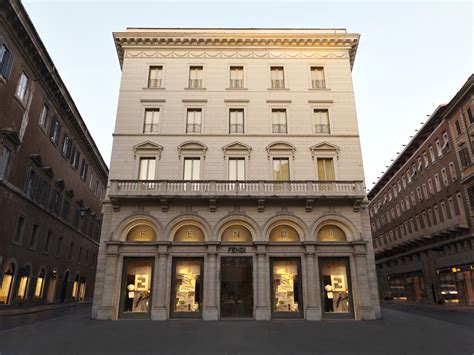 fendi roma palazzo servizi|palazzo fendi rome.